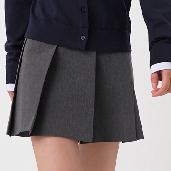 Uniqlo Pleated Skort NWT - Picture 3 of 12